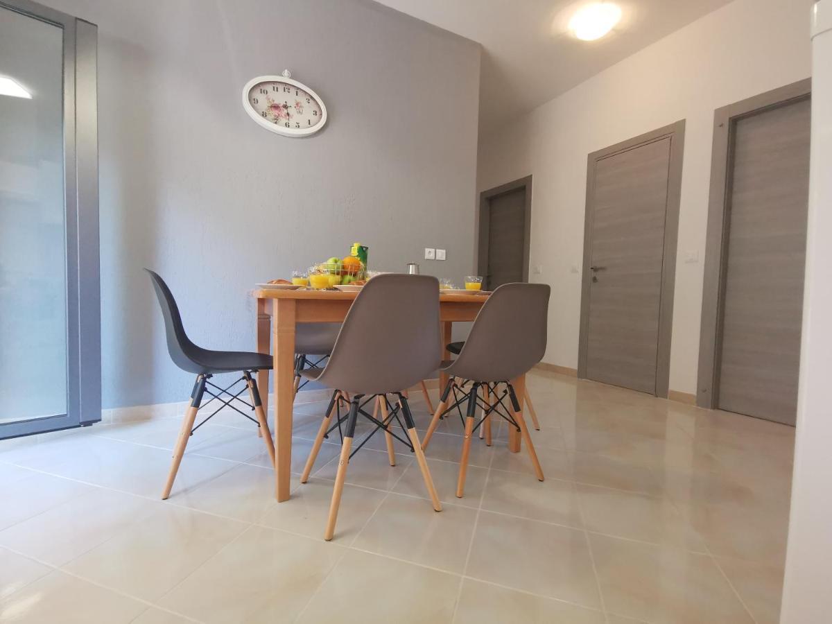 Apartment Pineta With Terrace & Park Wood View Pula Ngoại thất bức ảnh