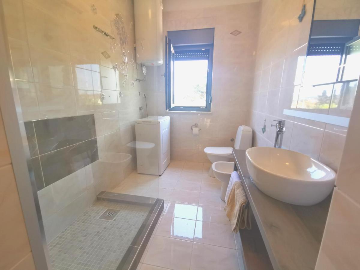 Apartment Pineta With Terrace & Park Wood View Pula Ngoại thất bức ảnh
