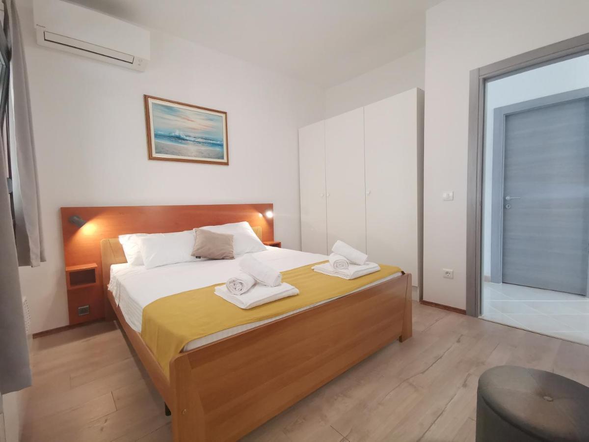 Apartment Pineta With Terrace & Park Wood View Pula Ngoại thất bức ảnh