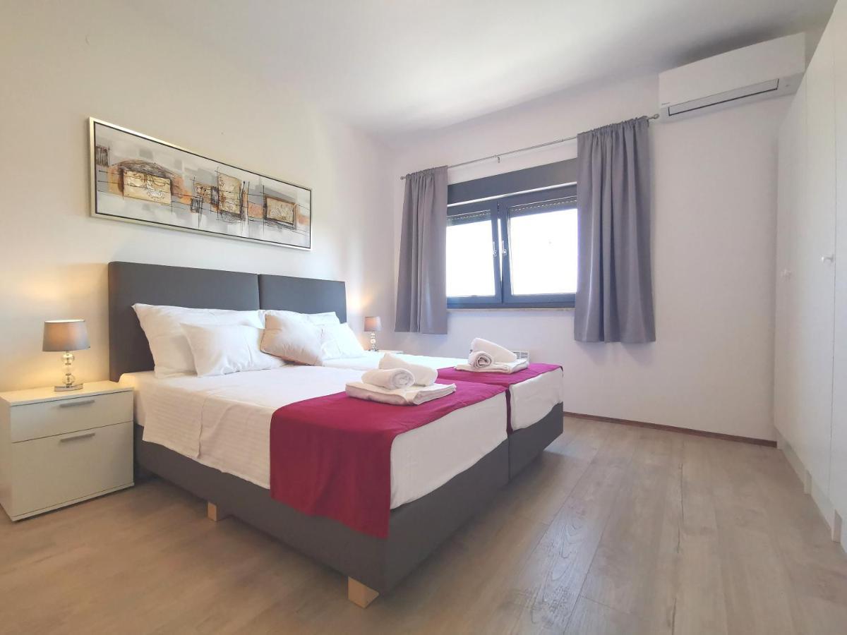Apartment Pineta With Terrace & Park Wood View Pula Ngoại thất bức ảnh