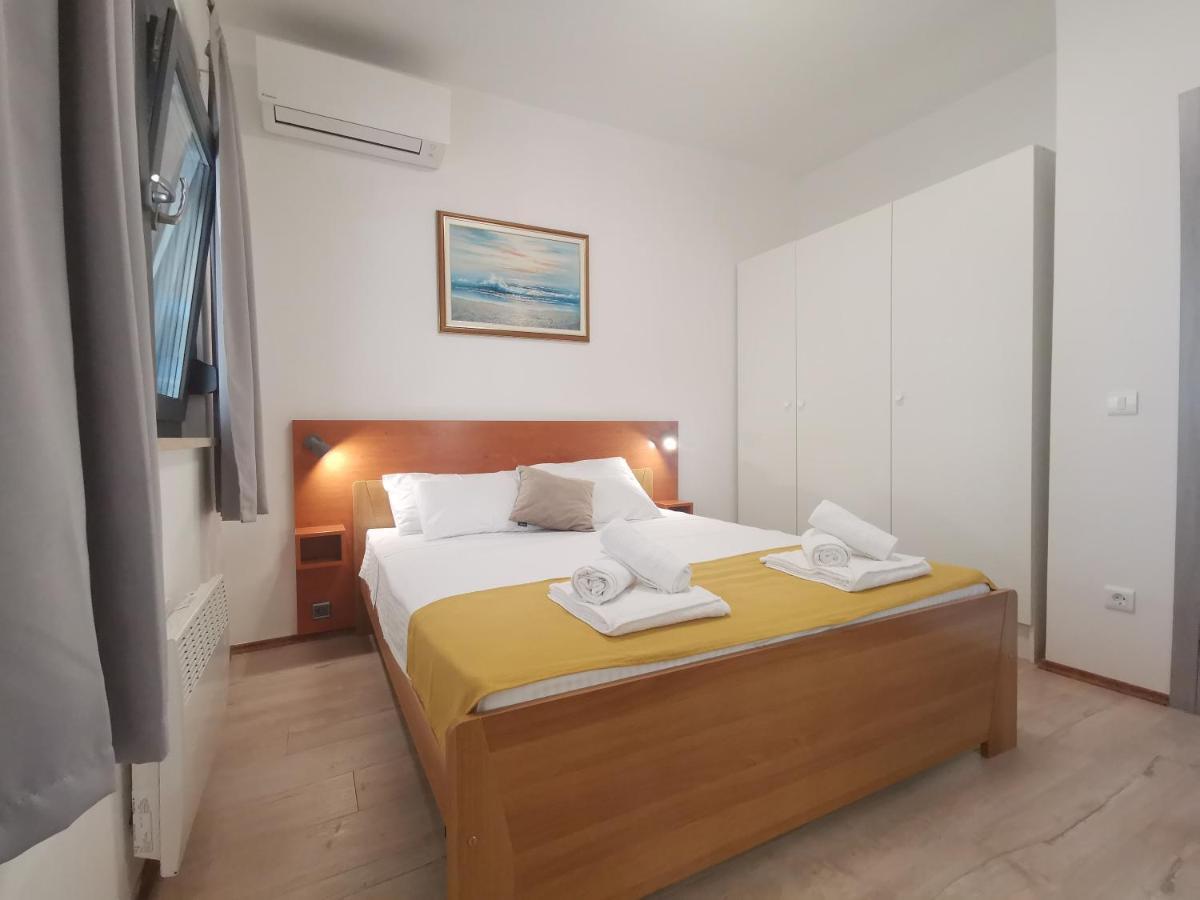 Apartment Pineta With Terrace & Park Wood View Pula Ngoại thất bức ảnh